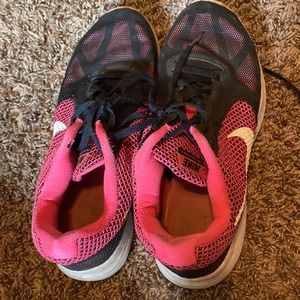 Womens nike shoes